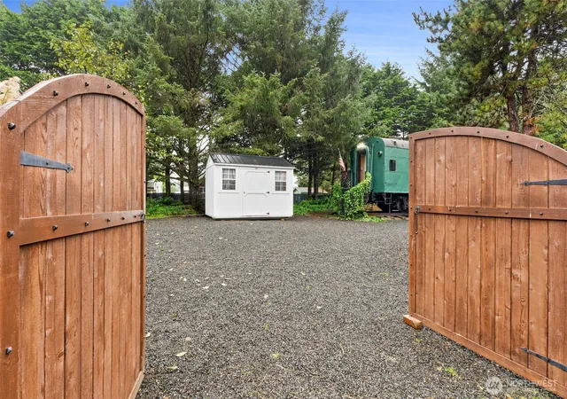 Photo 4 of Single family home for sale at 204 Ocean Blvd, Ocean Shores, WA 98569 | MLS# NWM2576649 | Listing updated on 2026-09-25