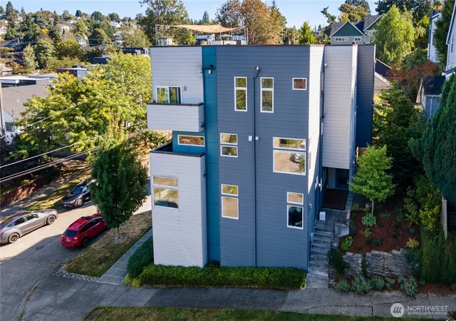 Photo 2 of Townhouse for sale at 1735 27th Avenue, Seattle, WA 98122 | MLS# NWM2576656 | Listing updated on 2026-09-25