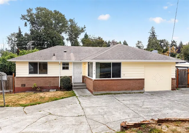 Photo 1 of Sale Pending at 11618 Roseberg Ave S, Seattle, WA 98168 | MLS# NWM2576657 | Listing updated on 2026-09-25