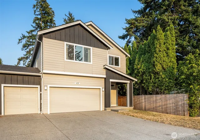 Photo 2 of Condo for sale at 429 Logan Rd #2, Lynnwood, WA 98036 | MLS# NWM2576663 | Listing updated on 2026-09-21