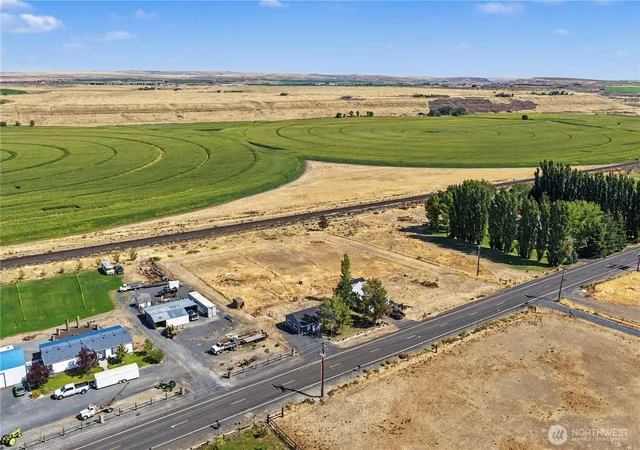 Photo 3 of Single family home for sale at 3986 Road 20 NE, Soap Lake, WA 98851 | MLS# NWM2576672 | Listing updated on 2026-09-29