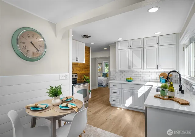 Photo 3 of Condo for sale at 5620 Wetmore Ave #A, Everett, WA 98203 | MLS# NWM2576675 | Listing updated on 2026-09-17
