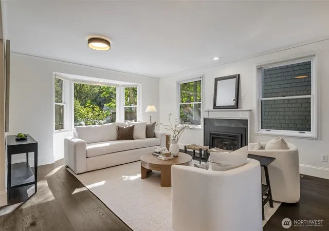 Photo 4 of Single family home for sale at 805 33rd Avenue E, Seattle, WA 98112 | MLS# NWM2576677 | Listing updated on 2026-10-02