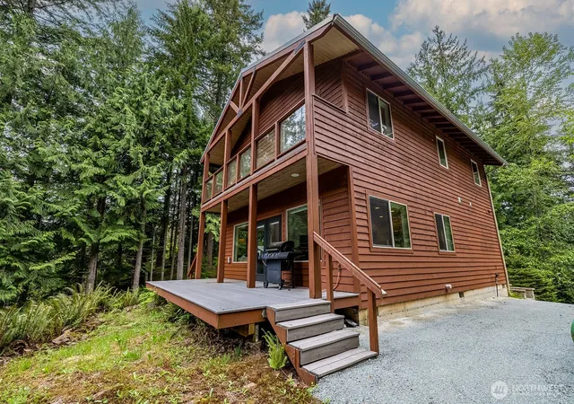 Photo 3 of Single family home for sale at 33006 Deer Park Ln, Mount Vernon, WA 98274 | MLS# NWM2576690 | Listing updated on 2026-09-21
