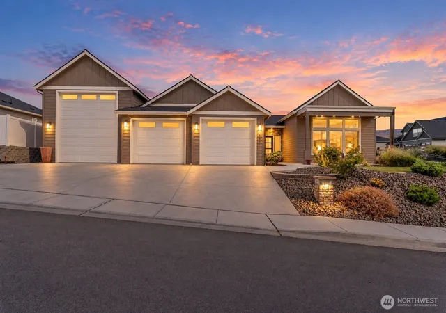 Photo 1 of Sale Pending at 2659 Parkette St Se, East Wenatchee, WA 98802 | MLS# NWM2576692 | Listing updated on 2026-09-17