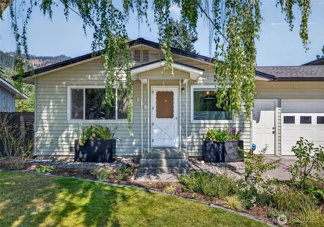 Photo 1 of Single family home for sale at 118 Birch St, Leavenworth, WA 98826 | MLS# NWM2576695 | Listing updated on 2026-09-26