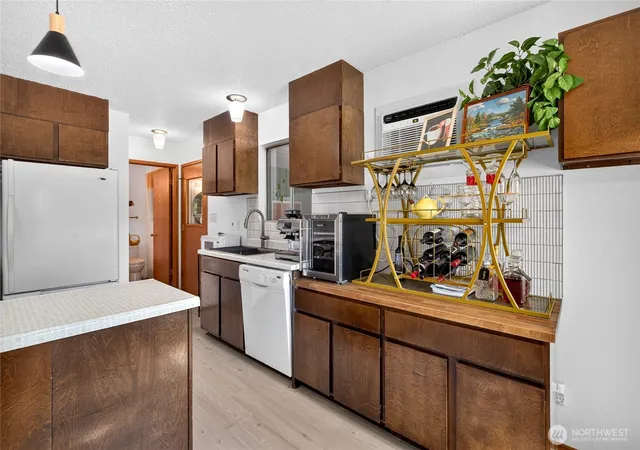 Photo 4 of Single family home for sale at 118 Birch St, Leavenworth, WA 98826 | MLS# NWM2576695 | Listing updated on 2026-09-26