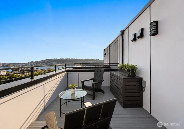 Photo 4 of Townhouse for sale at 2328 Franklin Ave E #A, Seattle, WA 98102 | MLS# NWM2576697 | Listing updated on 2026-10-01