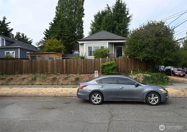 Land for sale at 1535 24th Avenue, Seattle, WA 98122 | MLS# NWM2576728
