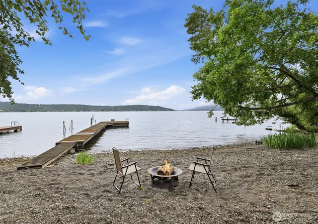Photo 3 of Single family home for sale at 500 W Lake Sammamish Pkwy Ne, Bellevue, WA 98008 | MLS# NWM2576733 | Listing updated on 2026-10-01