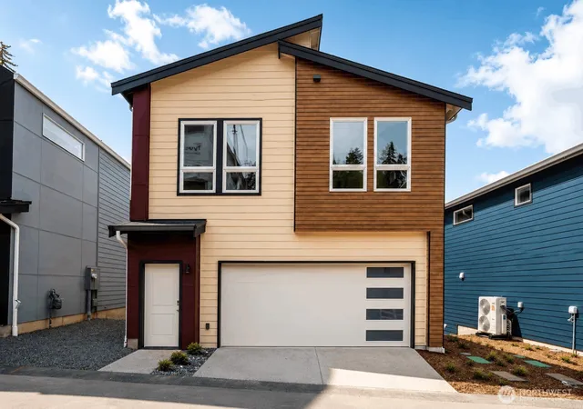 Photo 3 of Single family home for sale at 4261 Aberdeen Way Ne, Renton, WA 98056 | MLS# NWM2576734 | Listing updated on 2026-10-01