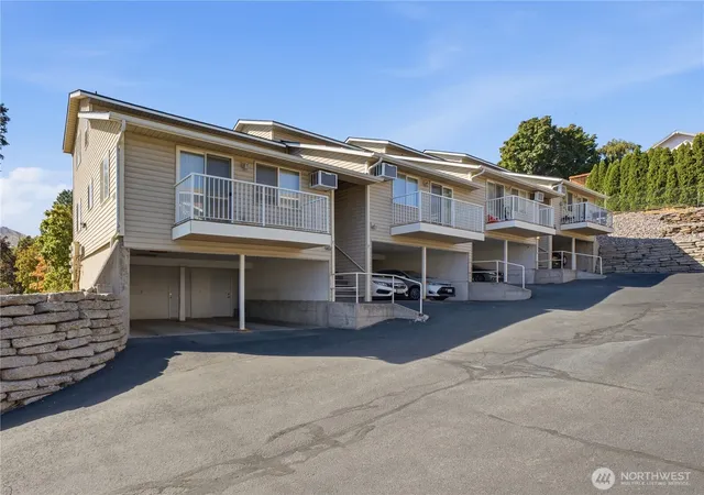 Multi family home for sale at 1686 S Mission St #1, Wenatchee, WA 98801 | MLS# NWM2576735