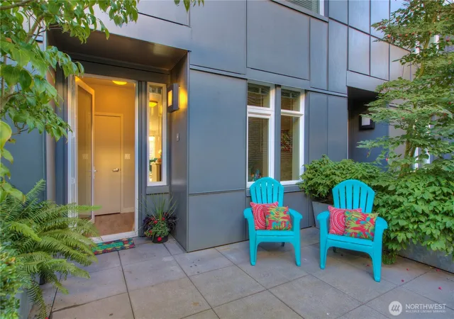 Photo 3 of Townhouse for sale at 15100 6th Avenue SW #305, Burien, WA 98166 | MLS# NWM2576736 | Listing updated on 2026-09-25