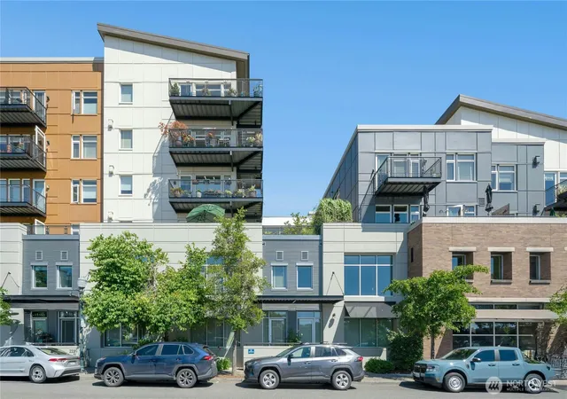 Photo 4 of Townhouse for sale at 15100 6th Avenue SW #305, Burien, WA 98166 | MLS# NWM2576736 | Listing updated on 2026-09-25