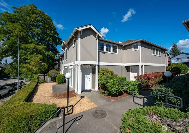 Photo 4 of Sale Pending at 8832 Delridge Way SW #A-E, Seattle, WA 98106 | MLS# NWM2576739 | Listing updated on 2026-09-25