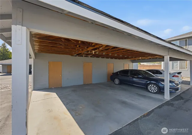 Photo 3 of Sale Pending at 1624 Cross St #1, Wenatchee, WA 98801 | MLS# NWM2576741 | Listing updated on 2026-09-25