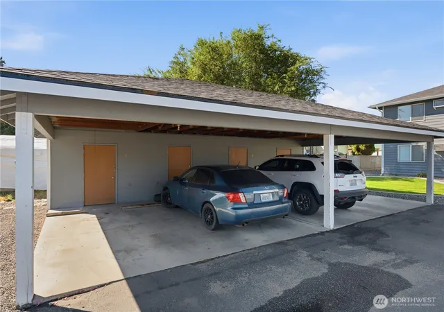 Photo 3 of Multi family home for sale at 1632 Cross St #1, Wenatchee, WA 98801 | MLS# NWM2576744 | Listing updated on 2026-09-25