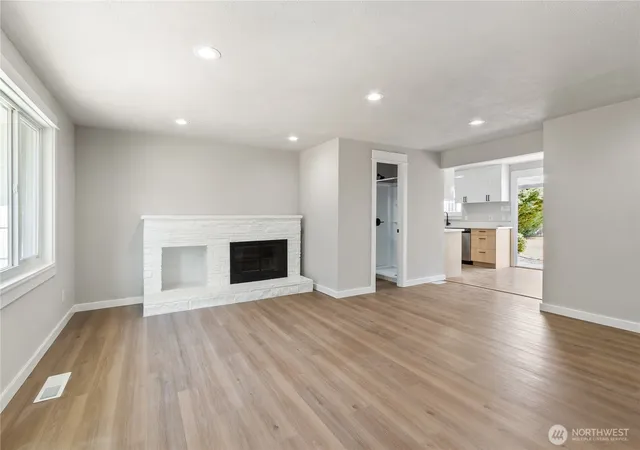 Photo 3 of Single family home for sale at 2125 N Highland St, Tacoma, WA 98406 | MLS# NWM2576747 | Listing updated on 2026-09-25