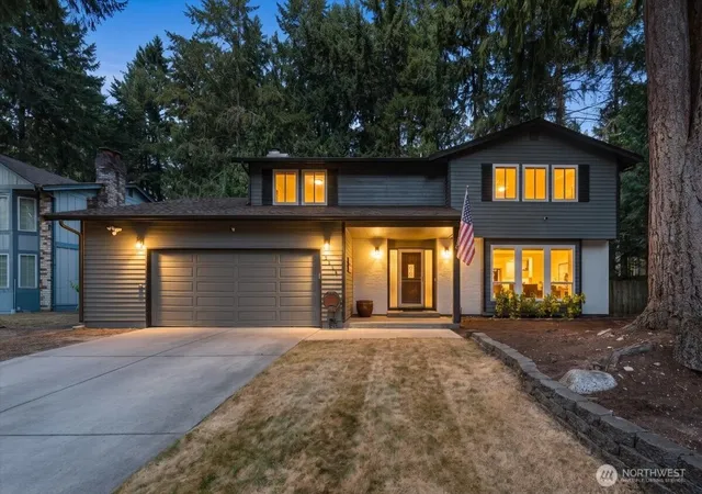 Photo 2 of Single family home for sale at 2509 Manorwood Dr, Puyallup, WA 98374 | MLS# NWM2576767 | Listing updated on 2026-09-25