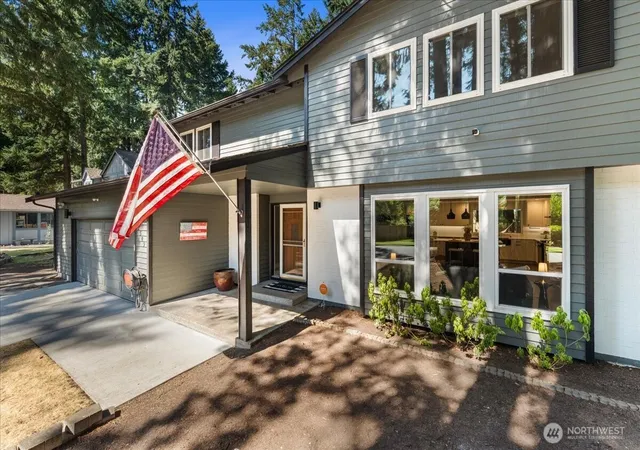 Photo 3 of Single family home for sale at 2509 Manorwood Dr, Puyallup, WA 98374 | MLS# NWM2576767 | Listing updated on 2026-09-25