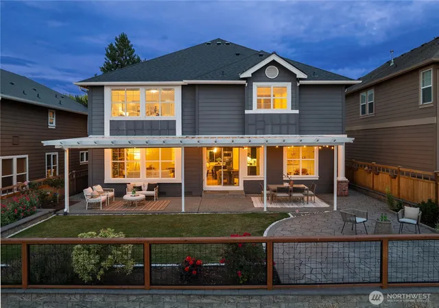 Photo 4 of Single family home for sale at 1565 24th Avenue NE, Issaquah, WA 98029 | MLS# NWM2576778 | Listing updated on 2026-09-24