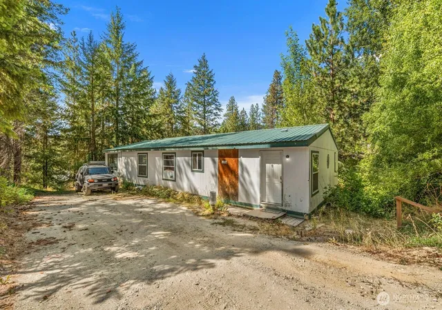 Photo 2 of Manufactured home for sale at 24608 Spur St, Leavenworth, WA 98826 | MLS# NWM2576794 | Listing updated on 2026-09-25