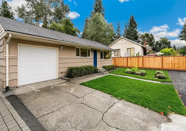 Photo 2 of Single family home for sale at 1520 Ne 147th Street, Shoreline, WA 98155 | MLS# NWM2576822 | Listing updated on 2026-09-30