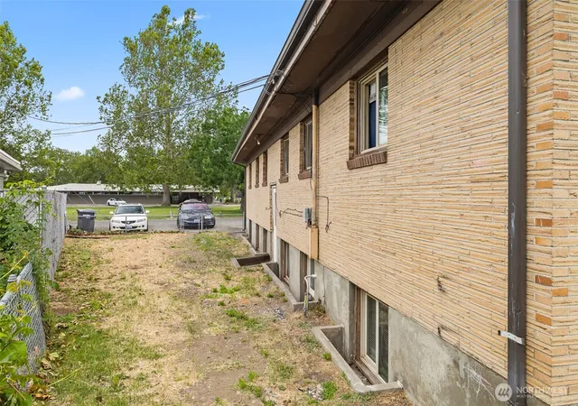 Photo 3 of Multi family home for sale at 1304 W Hopkins St, Pasco, WA 99301 | MLS# NWM2576823 | Listing updated on 2026-09-25
