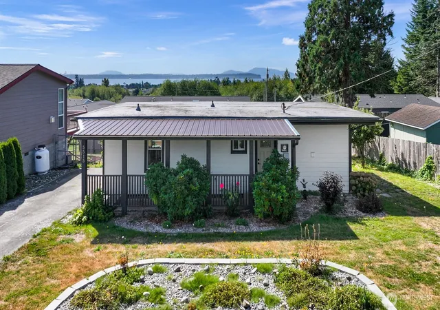 Photo 1 of Single family home for sale at 5515 Hillvue Rd, Blaine, WA 98230 | MLS# NWM2576831 | Listing updated on 2026-09-25