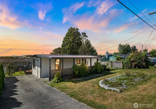 Photo 2 of Single family home for sale at 5515 Hillvue Rd, Blaine, WA 98230 | MLS# NWM2576831 | Listing updated on 2026-09-25