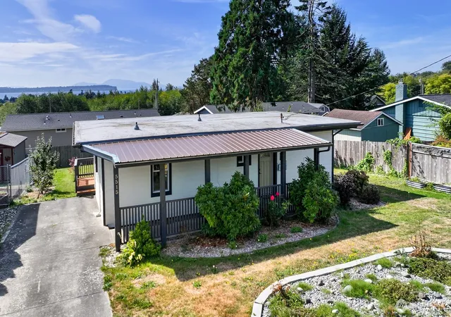 Photo 3 of Single family home for sale at 5515 Hillvue Rd, Blaine, WA 98230 | MLS# NWM2576831 | Listing updated on 2026-09-25