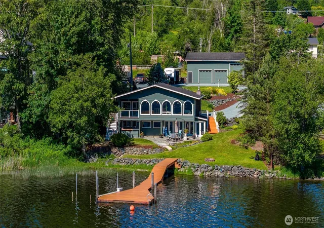 Photo 2 of Sale Pending at 18452 S W View Rd, Mount Vernon, WA 98274 | MLS# NWM2576862 | Listing updated on 2026-09-30