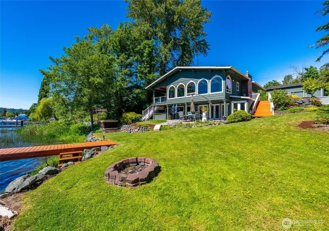 Photo 3 of Sale Pending at 18452 S W View Rd, Mount Vernon, WA 98274 | MLS# NWM2576862 | Listing updated on 2026-09-30