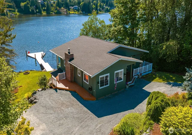 Photo 4 of Sale Pending at 18452 S W View Rd, Mount Vernon, WA 98274 | MLS# NWM2576862 | Listing updated on 2026-09-30