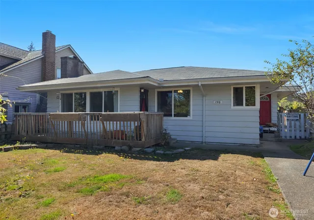 Photo 1 of Single family home for sale at 1516 Rainier Ave, Everett, WA 98201 | MLS# NWM2576865 | Listing updated on 2026-09-19