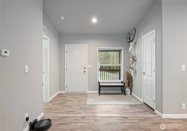 Photo 3 of Sale Pending at 301 Eufaula Hts Rd, Longview, WA 98632 | MLS# NWM2576876 | Listing updated on 2026-09-06