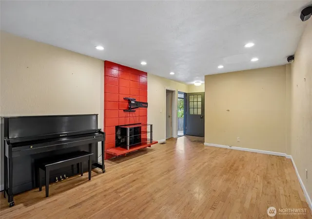 Photo 3 of Sale Pending at 4223 Robin Rd W, University Place, WA 98466 | MLS# NWM2576887 | Listing updated on 2026-09-25