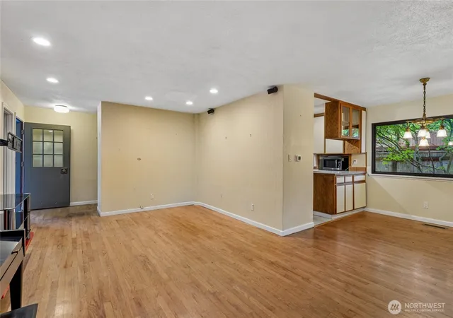 Photo 4 of Sale Pending at 4223 Robin Rd W, University Place, WA 98466 | MLS# NWM2576887 | Listing updated on 2026-09-25