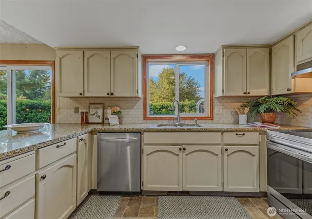 Photo 4 of Single family home for sale at 14502 NE 129th Street, Brush Prairie, WA 98606 | MLS# NWM2576893 | Listing updated on 2026-09-21