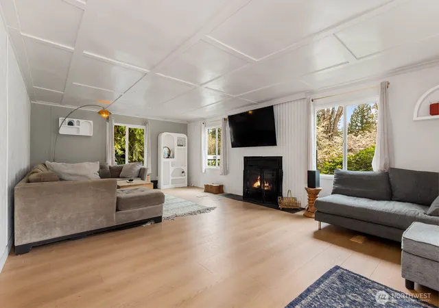Photo 3 of Sale Pending at 18405 SE 162nd Street, Renton, WA 98058 | MLS# NWM2576895 | Listing updated on 2026-09-28