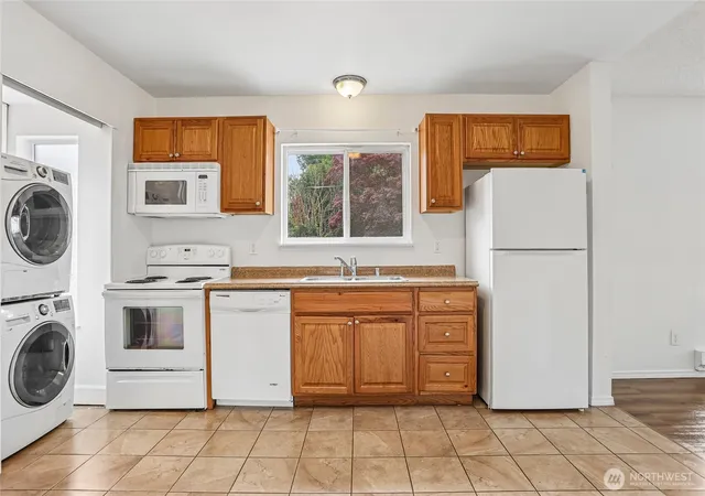 Photo 4 of Multi family home for sale at 601 W Hazel St, Mount Vernon, WA 98273 | MLS# NWM2576897 | Listing updated on 2026-09-25
