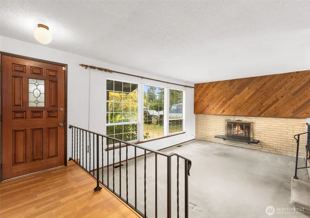 Photo 3 of Sale Pending at 33411 29th Place SW, Federal Way, WA 98023 | MLS# NWM2576905 | Listing updated on 2026-09-25