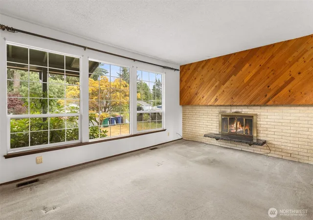 Photo 4 of Sale Pending at 33411 29th Place SW, Federal Way, WA 98023 | MLS# NWM2576905 | Listing updated on 2026-09-25