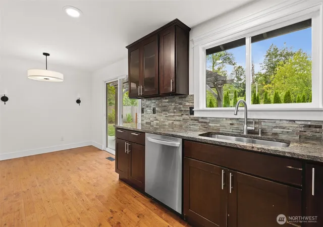 Photo 4 of Single family home for sale at 1109 Lewis Ln SE, Issaquah, WA 98027 | MLS# NWM2576913 | Listing updated on 2026-10-02