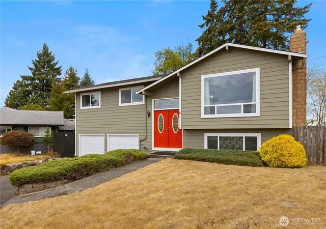 Photo 2 of Single family home for sale at 32454 22nd Avenue Sw, Federal Way, WA 98023 | MLS# NWM2576924 | Listing updated on 2026-10-01