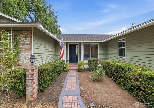 Photo 3 of Single family home for sale at 15824 Se 170th Street, Renton, WA 98058 | MLS# NWM2576930 | Listing updated on 2026-09-30