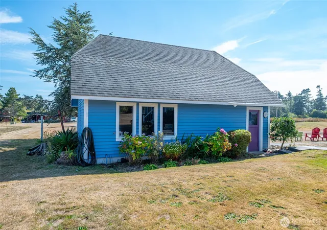 Photo 3 of Contingent at 1230 Windward Way, Coupeville, WA 98239 | MLS# NWM2576932 | Listing updated on 2026-10-02