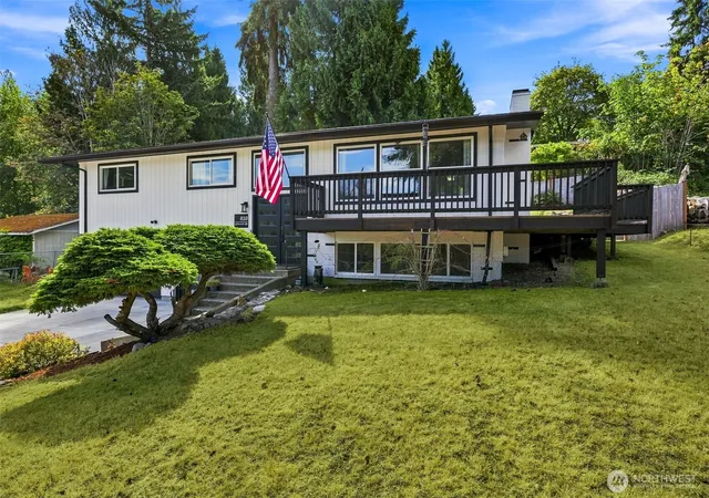 Photo 1 of Single family home for sale at 810 19th Avenue Se, Puyallup, WA 98372 | MLS# NWM2576942 | Listing updated on 2026-09-26