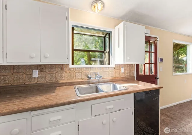 Photo 3 of Single family home for sale at 10311 Sw 228th Street, Vashon, WA 98070 | MLS# NWM2576961 | Listing updated on 2026-10-03