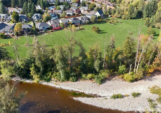 Photo 3 of Single family home for sale at 2708 N L St, Washougal, WA 98671 | MLS# NWM2576988 | Listing updated on 2026-10-23